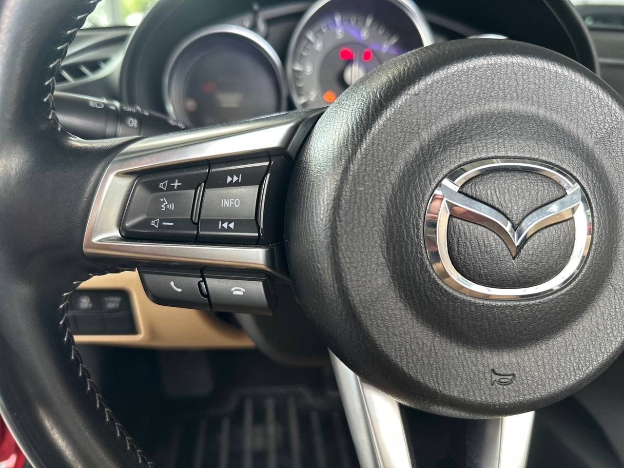 Fahrzeugabbildung Mazda MX-5 Selection KLIMA LED NAV LEDER
