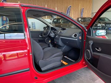 Renault Clio III Dynamique MOTOR- UND GETRIEBSCHADEN