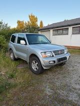 Mitsubishi Pajero - Mitsubishi Pajero aus 2002 mit Diesel-Antrieb
