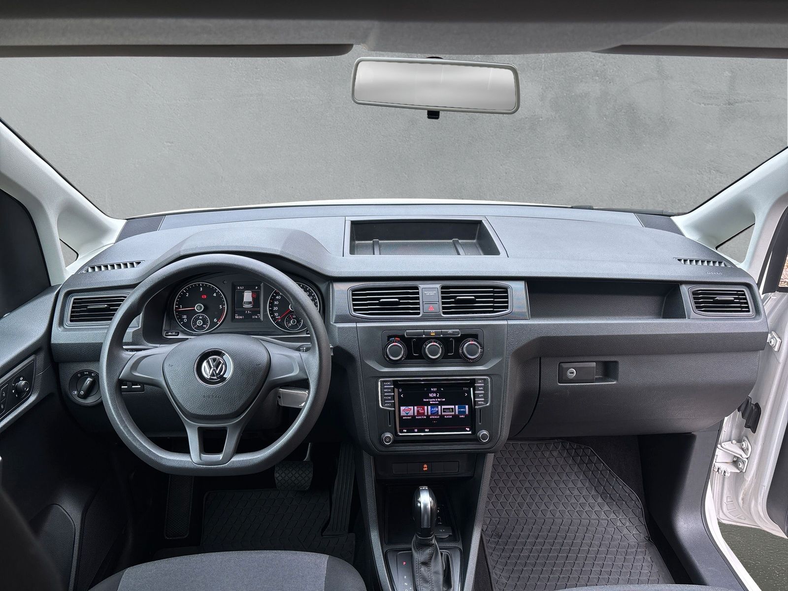 Fahrzeugabbildung Volkswagen Caddy Maxi Kasten 2.0 TDI DSG PDC hi. Navi Klima
