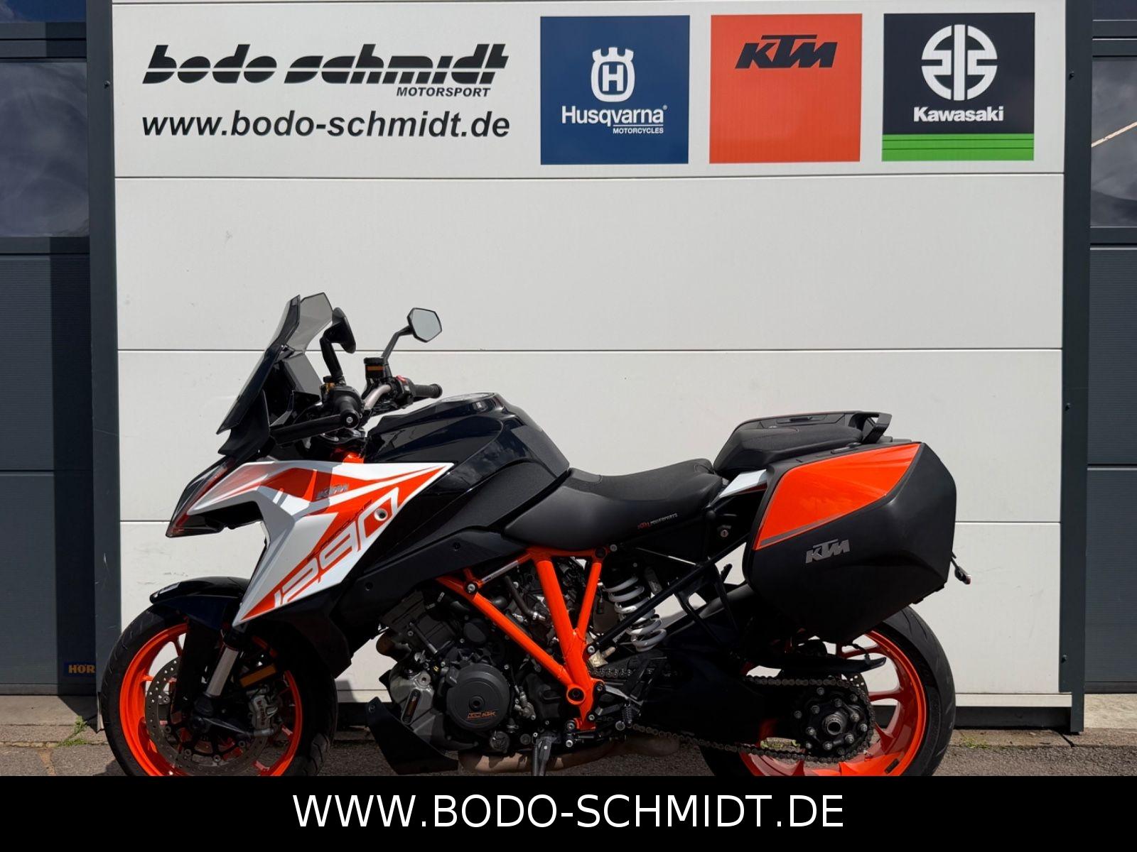KTM 1290  Super Duke GT  2019