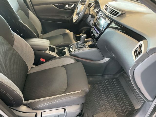 Fahrzeugabbildung Nissan Qashqai 1.3 DIG-T, N-Connecta 4x2 Autom. Navi, S