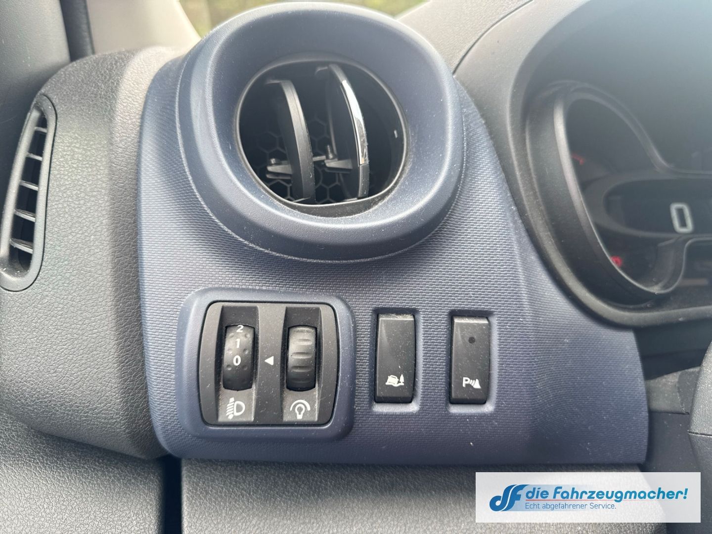 Fahrzeugabbildung Opel Vivaro B Kasten Combi L1H1 2,7t *2453 *EXPORT