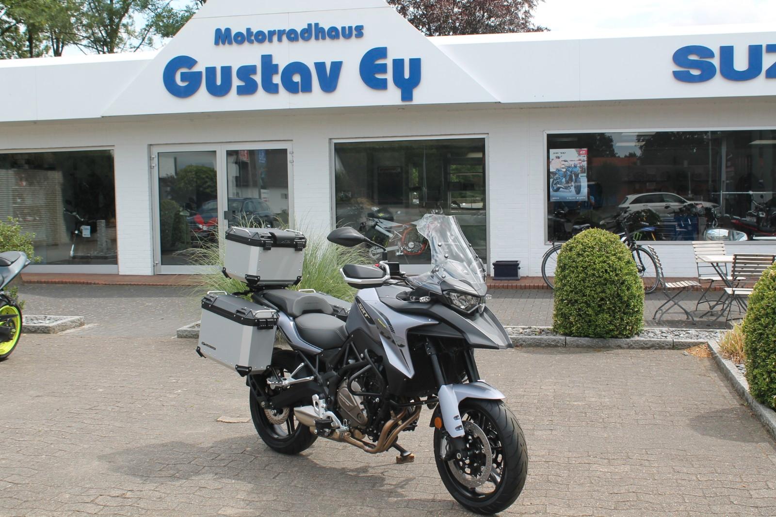 QJ Motor SRT 700 mit Zubehör