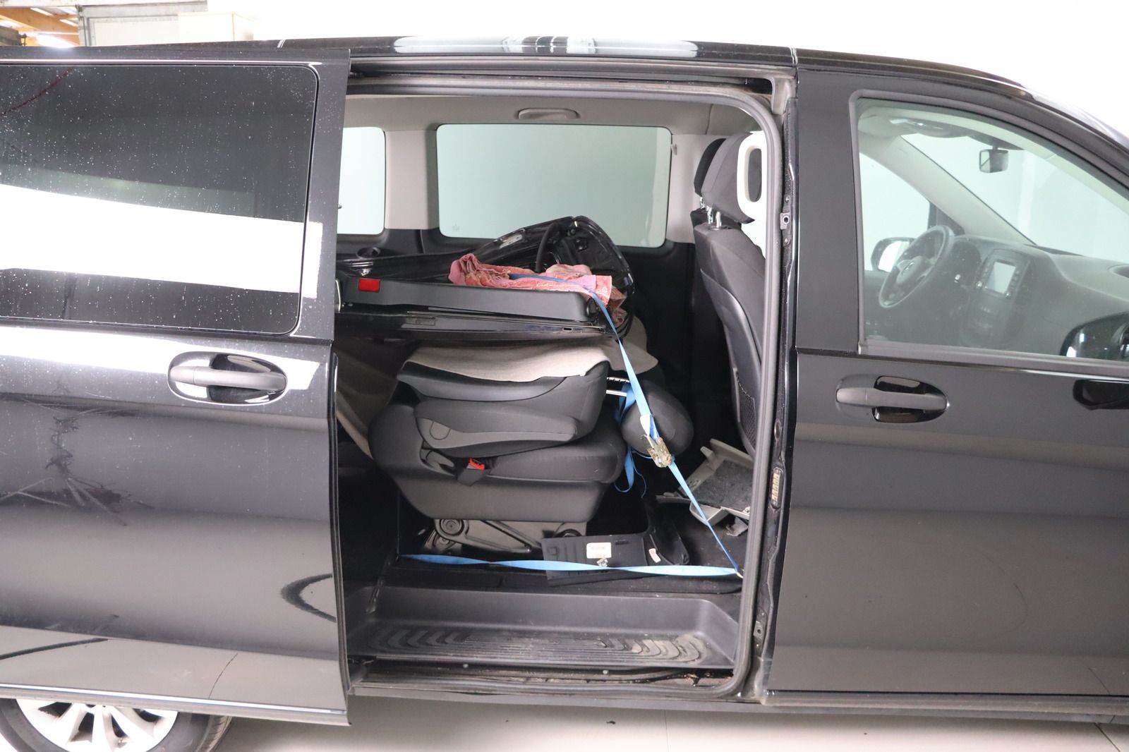 Fahrzeugabbildung Mercedes-Benz Vito Tourer 116 CDI lang Edition * 8 Sitze