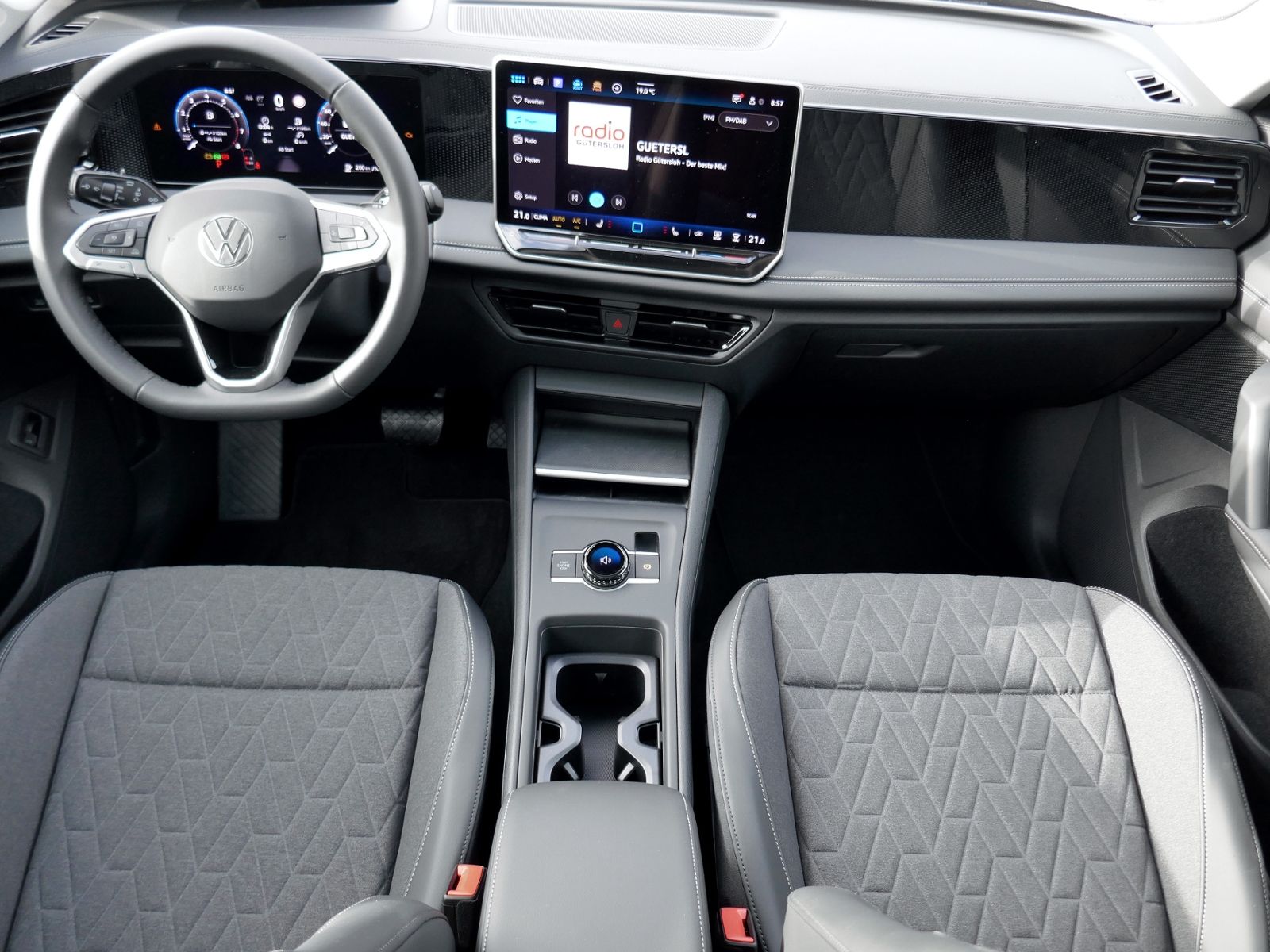 Fahrzeugabbildung Volkswagen Tiguan Life 1.5 eTSI DSG | LED AHK RFK ACC