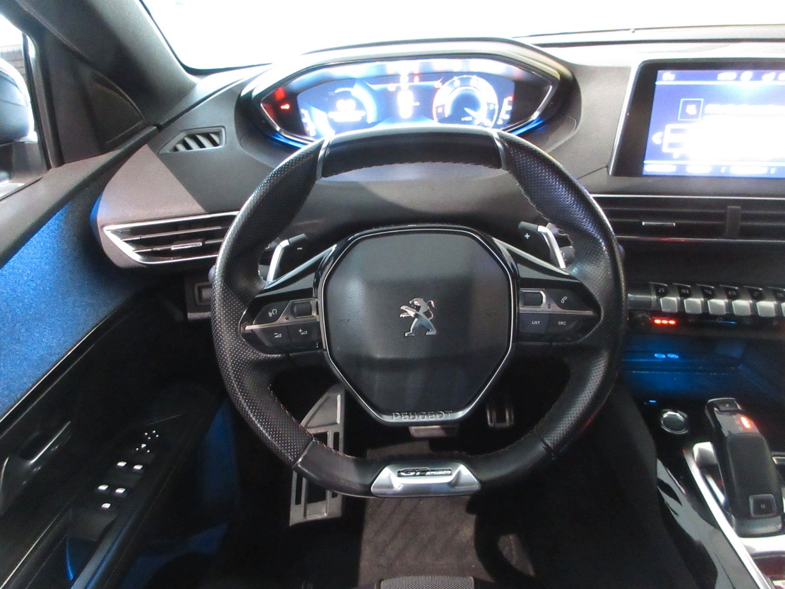 Fahrzeugabbildung Peugeot 5008 GT-LINE 1.5D LED/SHZ/VOLLLEDER/360°CAM