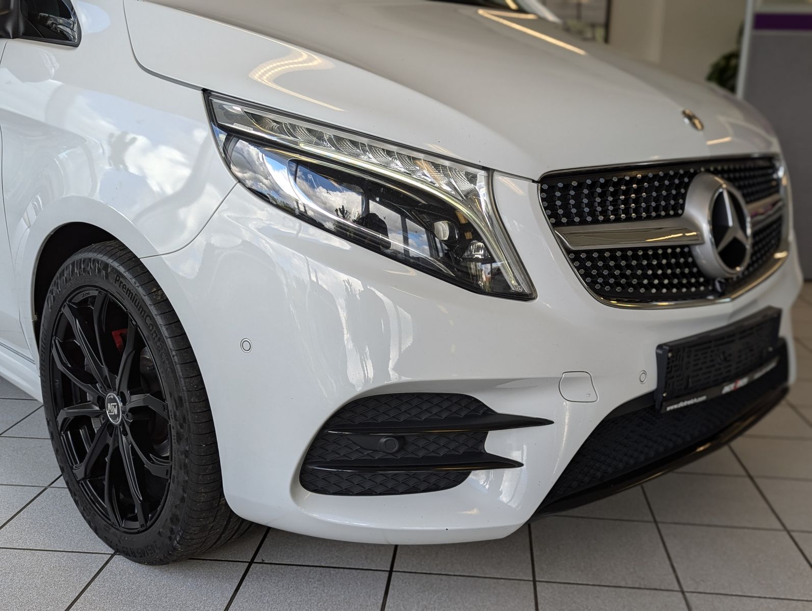 MERCEDES-BENZ V 250 d AMG EDITION lang Pano LED Kamera - Image 8