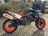 KTM 890 SMT mit Akrapovic & Techpack