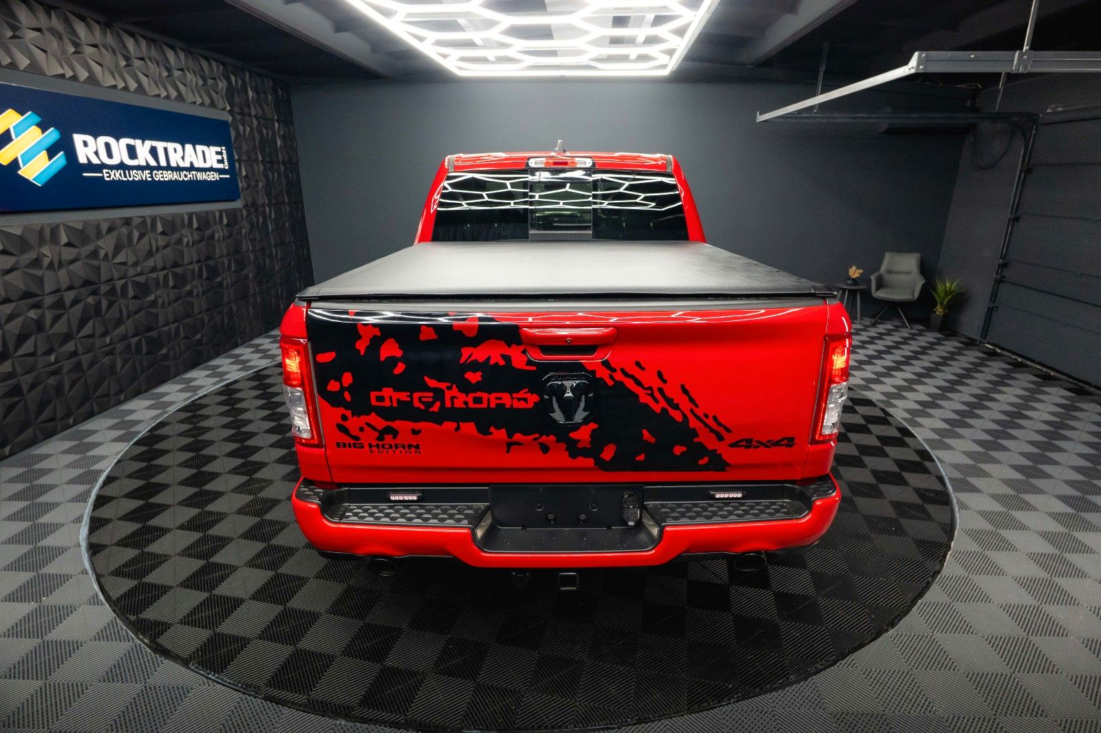 Fahrzeugabbildung Dodge RAM 5.7 V8 HEMI 4x4 Limited OFFROAD AxleLock 19%