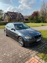 BMW E90 325i Limousine 6 Zylinder Benzin/LPG - BMW 325 aus 2006: 325i