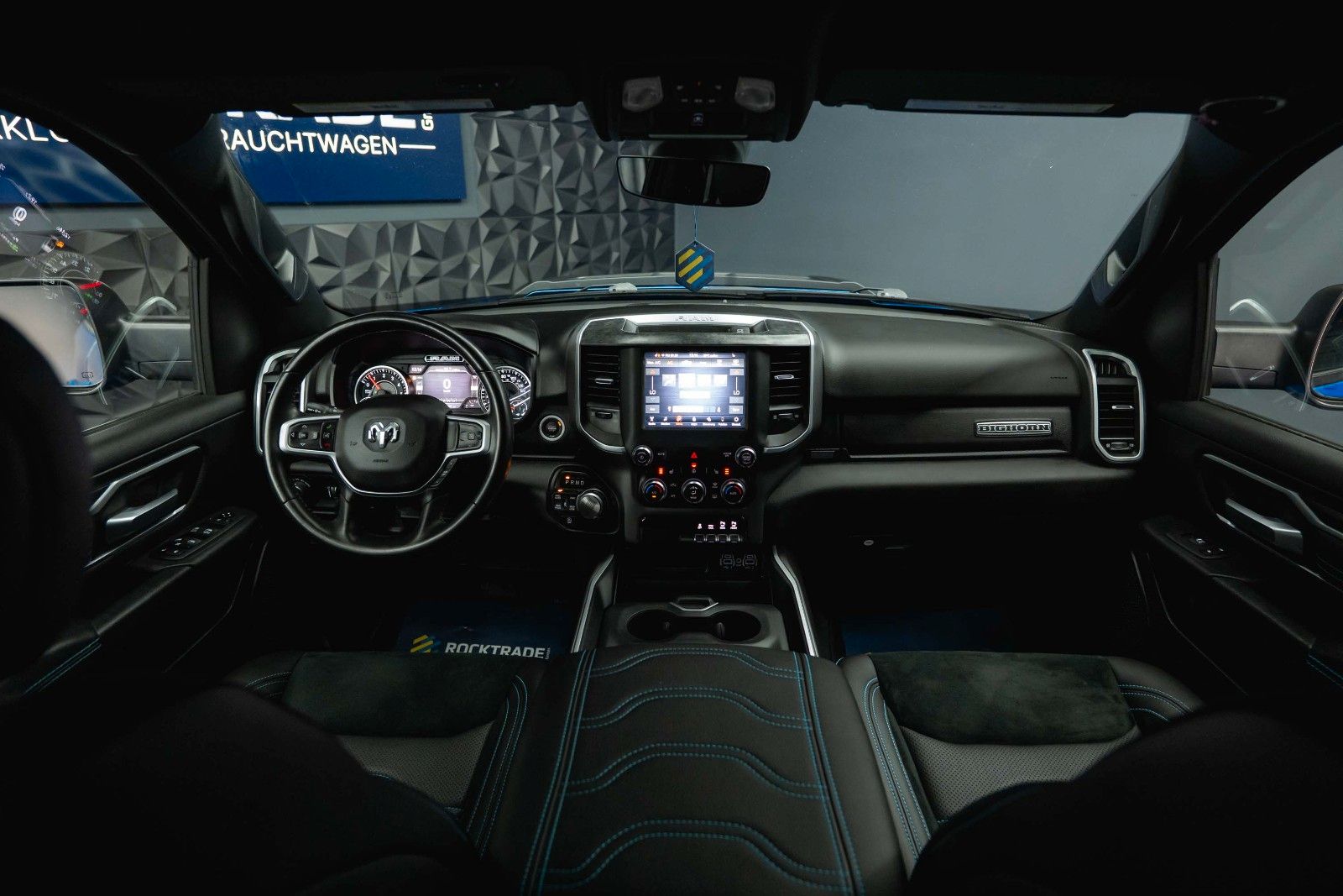 Fahrzeugabbildung Dodge RAM 5.7 V8 HEMI 4x4 LIMITED Blue Edition Offroad