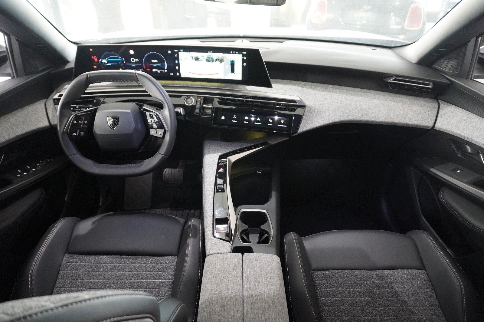 Fahrzeugabbildung Peugeot 3008 Hybrid 145 ALLURE NAVI/LED/360°/SPORT/DAB+