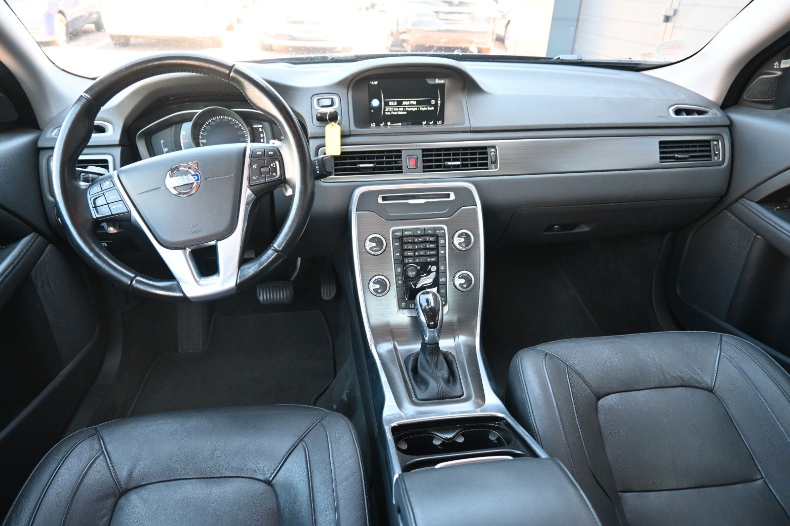 Fahrzeugabbildung Volvo S80 D4 Mom*AT*ACC*NAV*SITHZ*PANO*XEN*Top