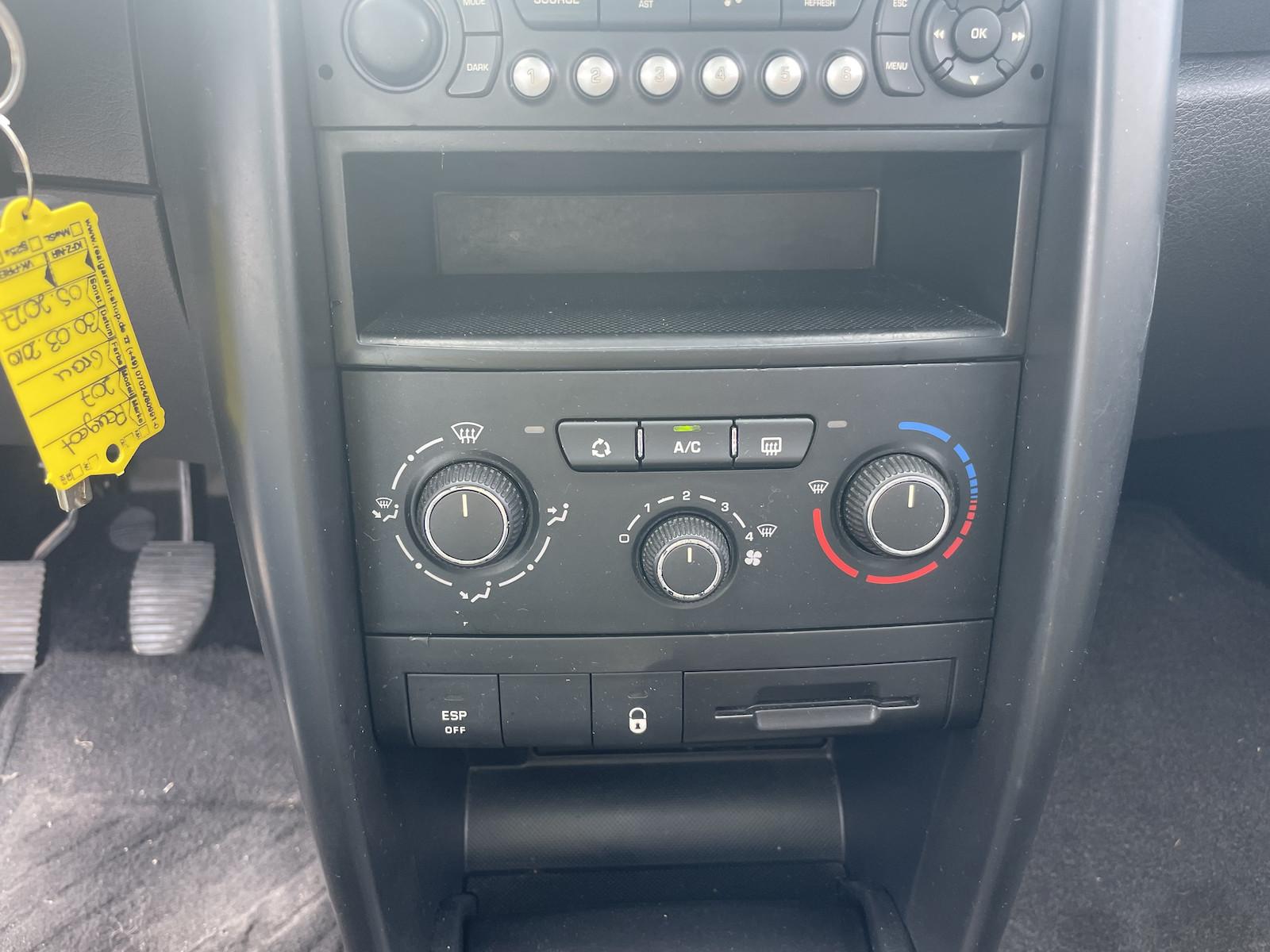 Peugeot 207 2010 — photo 10