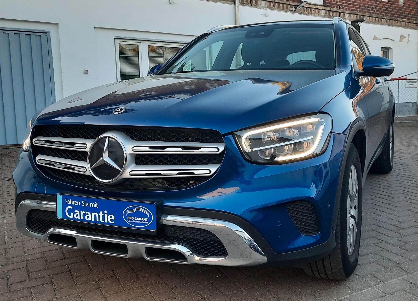 Mercedes-Benz GLC 220 d 4Matic/Distronic/Panorama/1Hand/9G