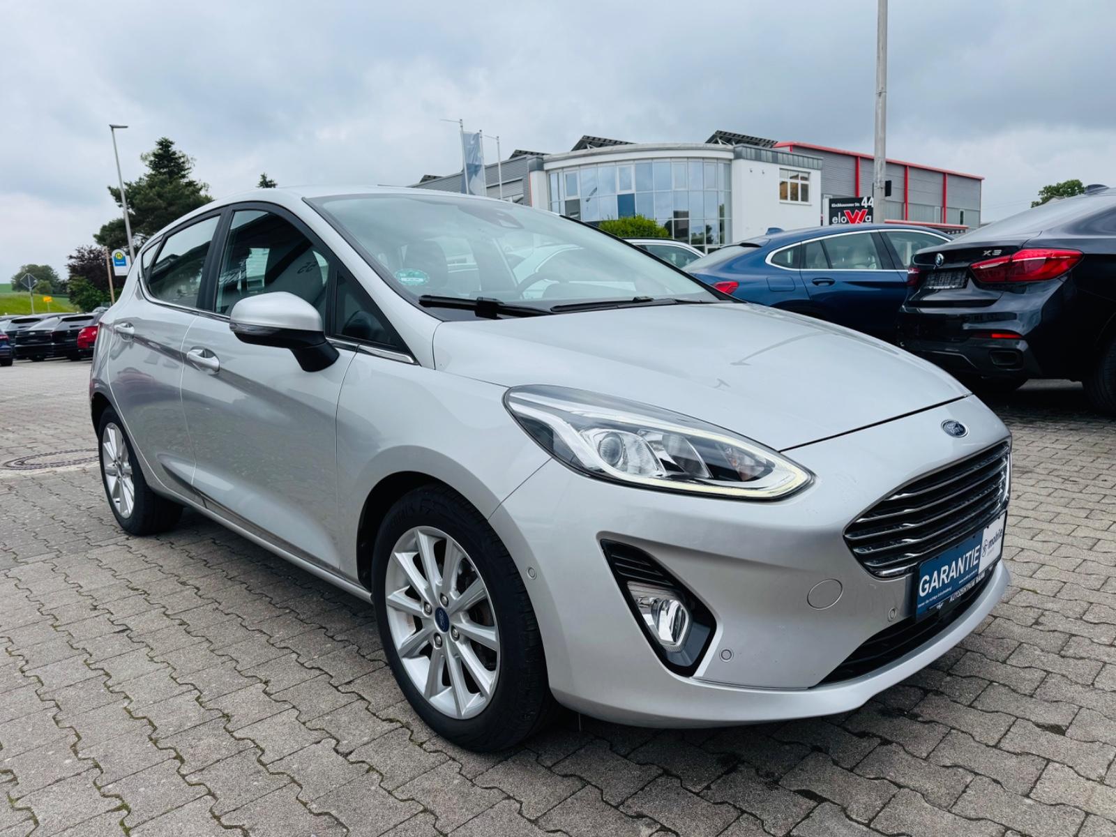 Ford Fiesta Titanium+Navi+APPLE+ACC+RFK+SHZ+ZR NEU+