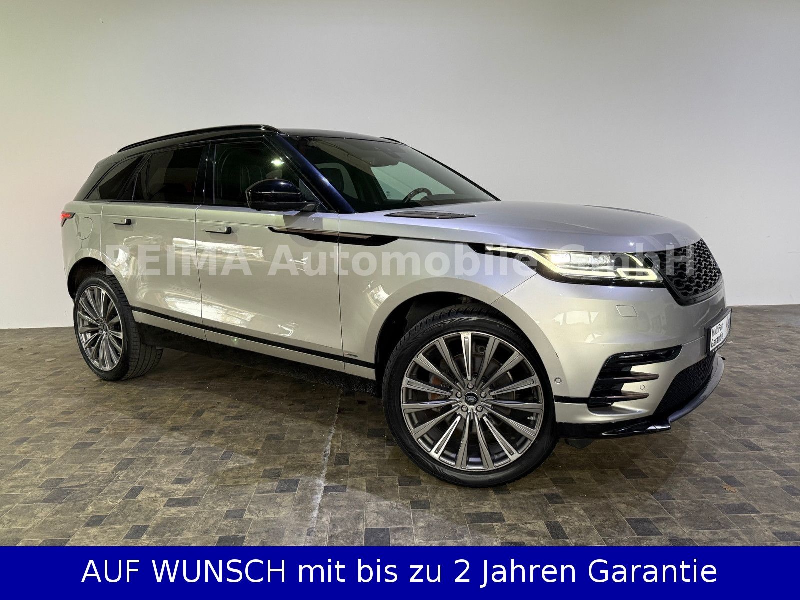 Fahrzeugabbildung Land Rover Range Rover Velar 3,0i R-Dynamic AWD, Pano