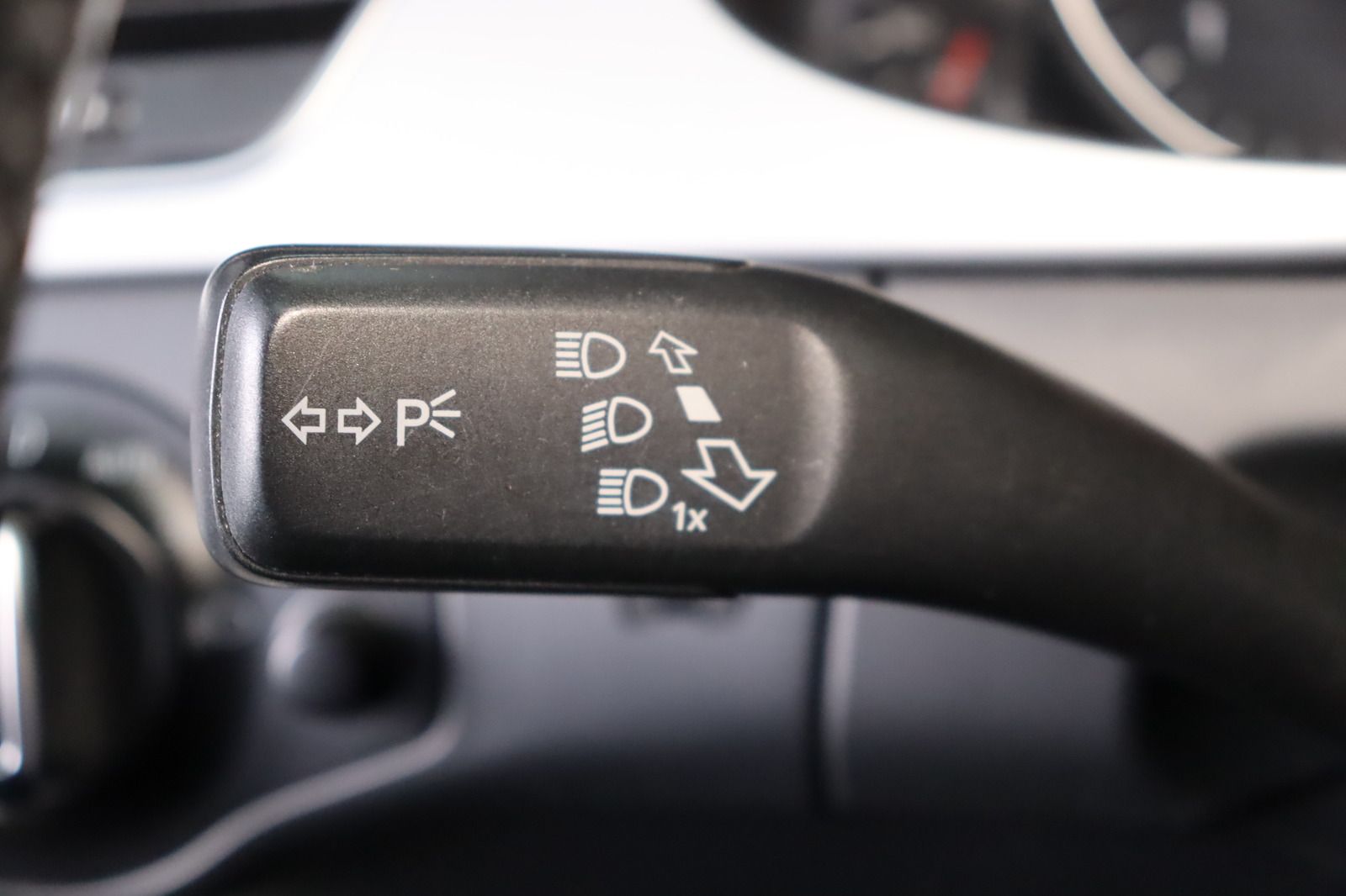 Fahrzeugabbildung Audi A4 2.0 TDI S line Avant * Sitzhzg. * Alcantara *