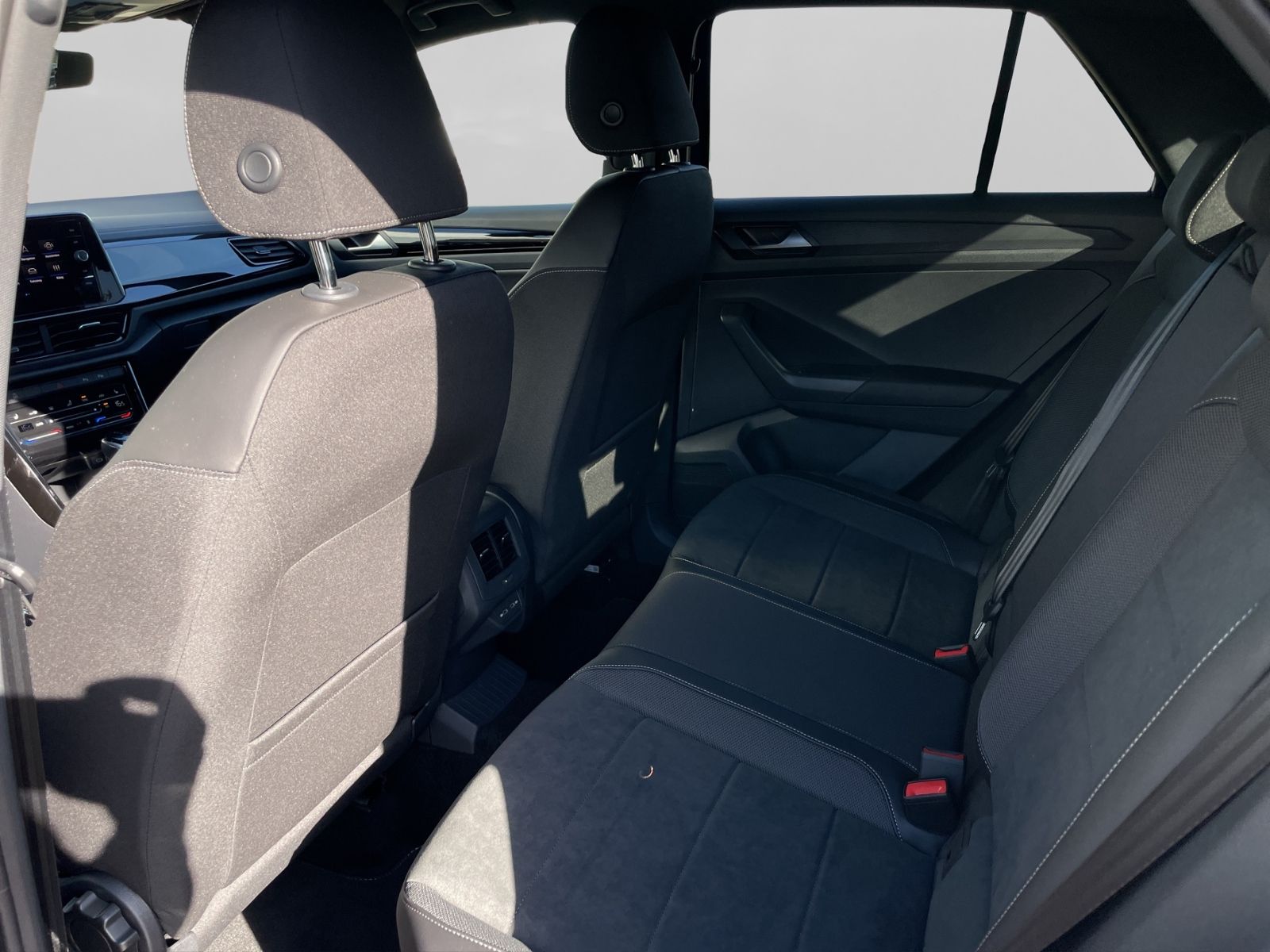 Volkswagen T-Roc - Bild 15