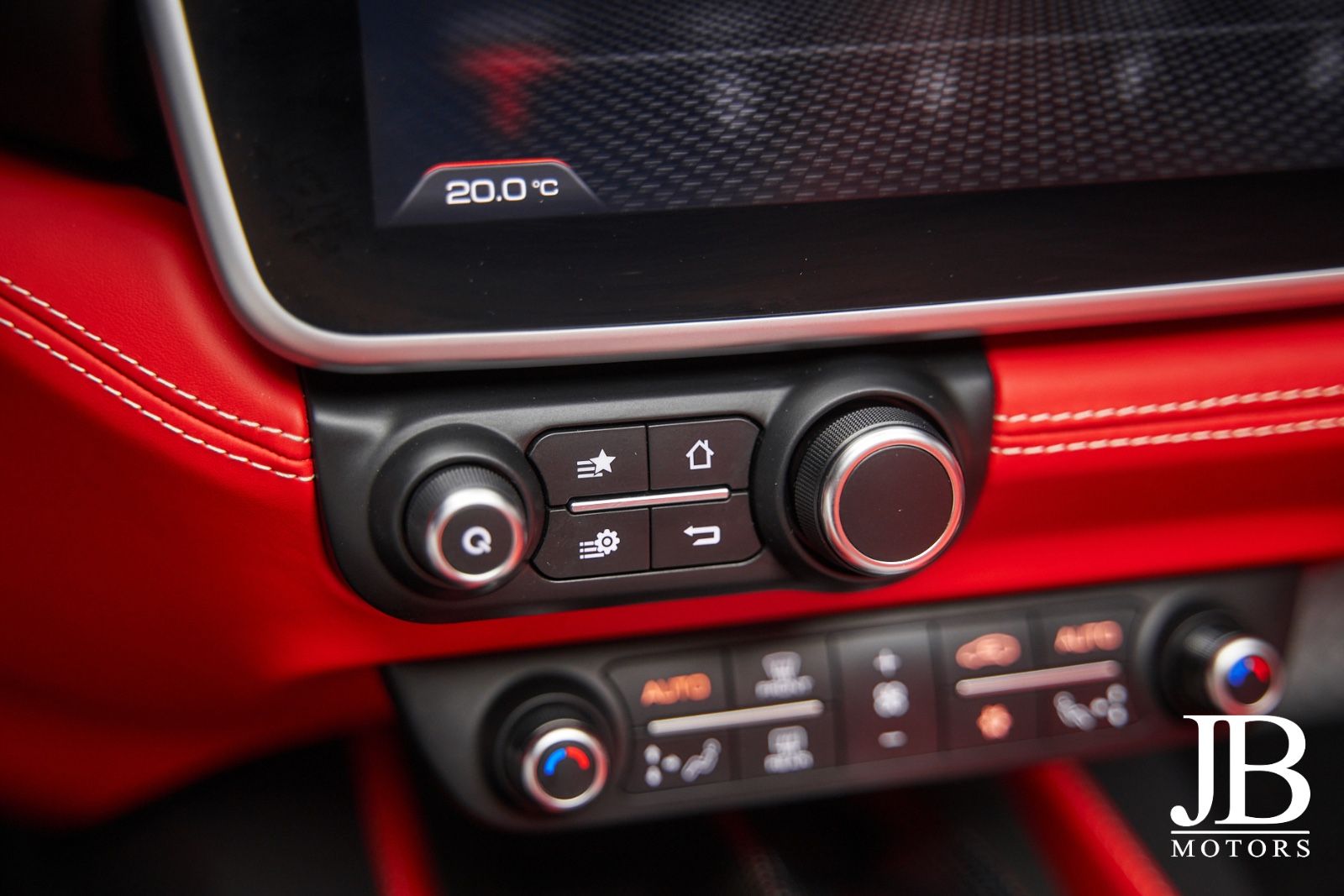 Fahrzeugabbildung Ferrari Portofino M Carbon LED JBL Surround Magneride