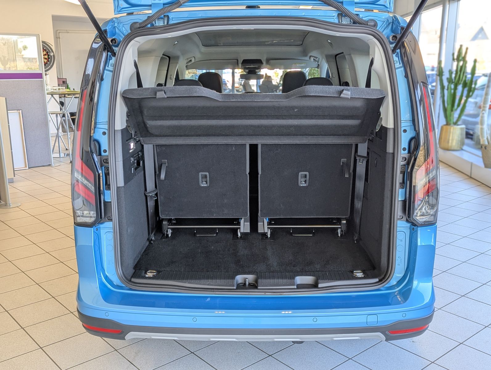 FORD Tourneo Connect L2 Active 7-Sitz Bi-LED Pano AHK - Image 14