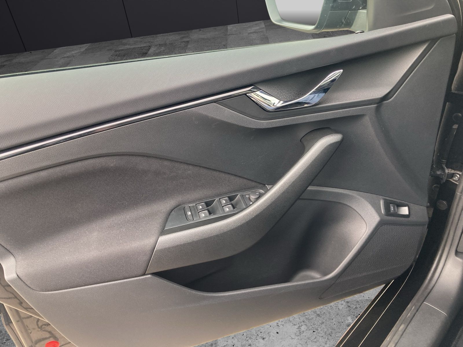 Fahrzeugabbildung SKODA Kamiq TSI Selection DSG Matrix Navi Pano AID ACC