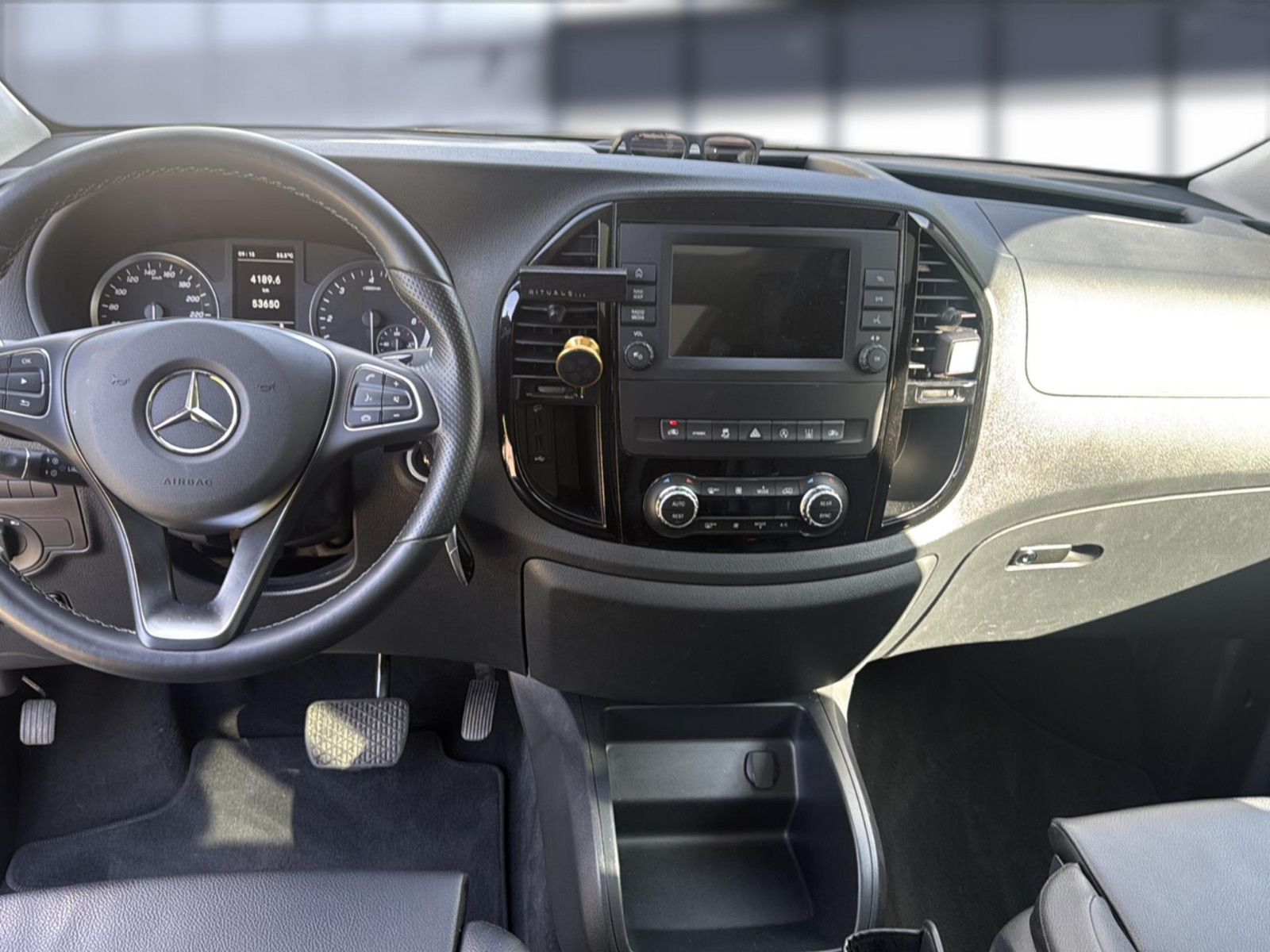 Fahrzeugabbildung Mercedes-Benz Vito Tourer  CDI 4x4 lang Select