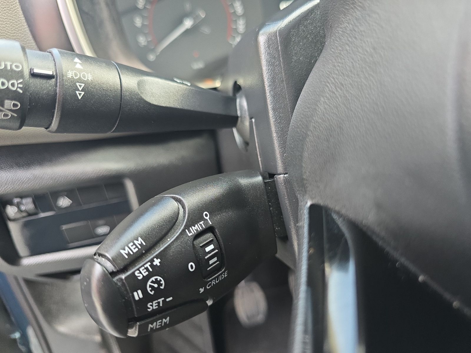 Fahrzeugabbildung Citroën C5 Aircross Live Klima Android Auto Apple CarPla