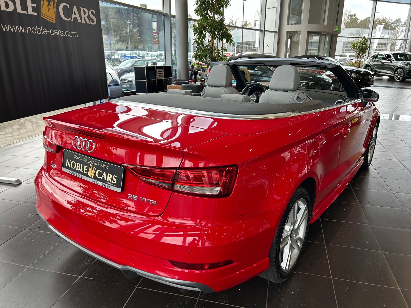 Fahrzeugabbildung Audi A3 Cabriolet 35 TFSI design XEN NAV SHZ 17"