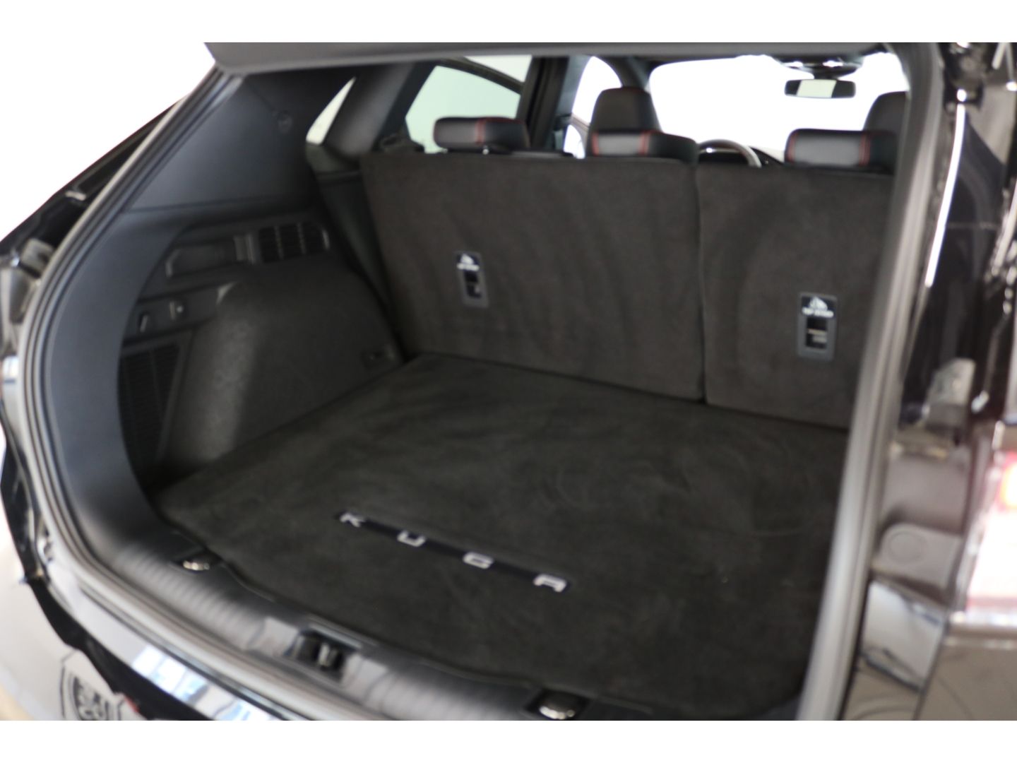 Fahrzeugabbildung Ford Kuga PHEV ST-Line X LED Kamera Spurhalt AS Autom
