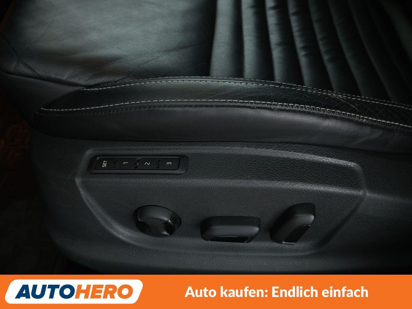 Skoda Octavia 2.0 TSI RS*NAVI*XENON*SPUR*CAM*PDC*SHZ*