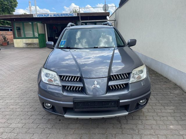 Mitsubishi Outlander 2.4 Intense