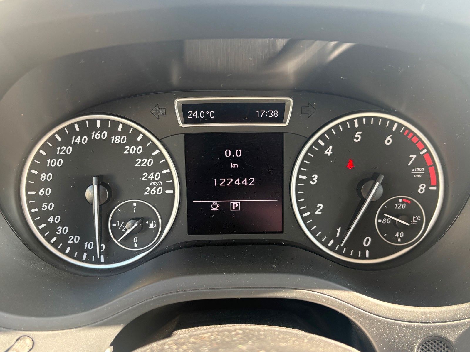 Fahrzeugabbildung Mercedes-Benz B 180 Xenon AHK 1.HAND Klima SCHECKHEFT SHZ PDC