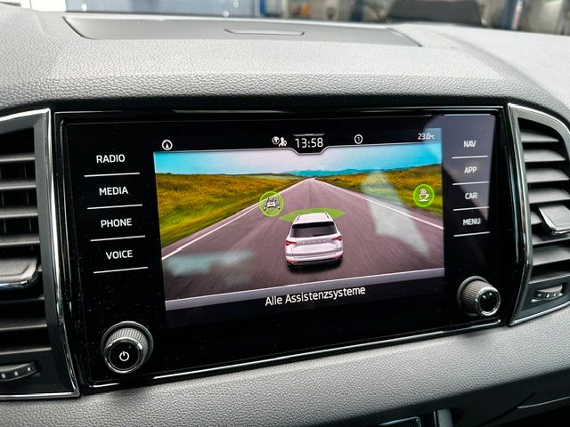 Karoq Ambition KAMERA;CARPLAY;PDC;KESSY