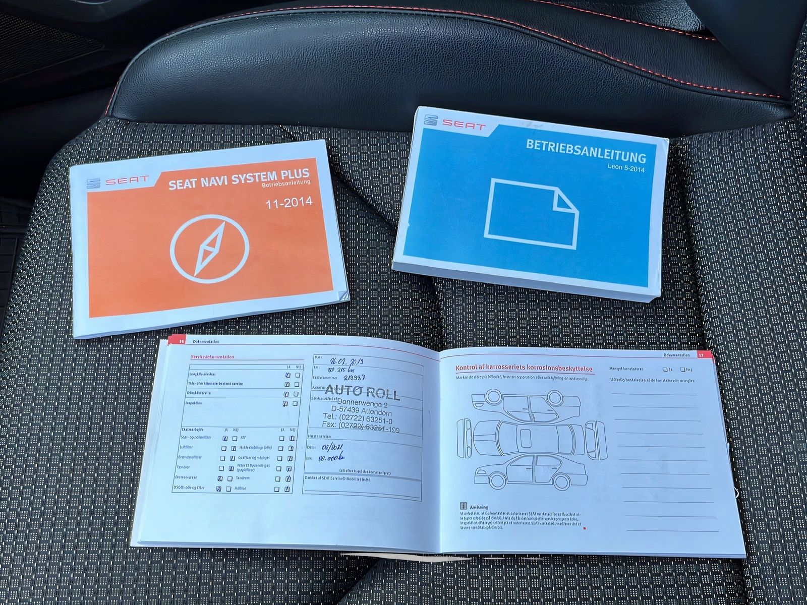 Fahrzeugabbildung SEAT Leon 2.0 TDI ST FR DSG NAVI PANO LED TEMPOMAT