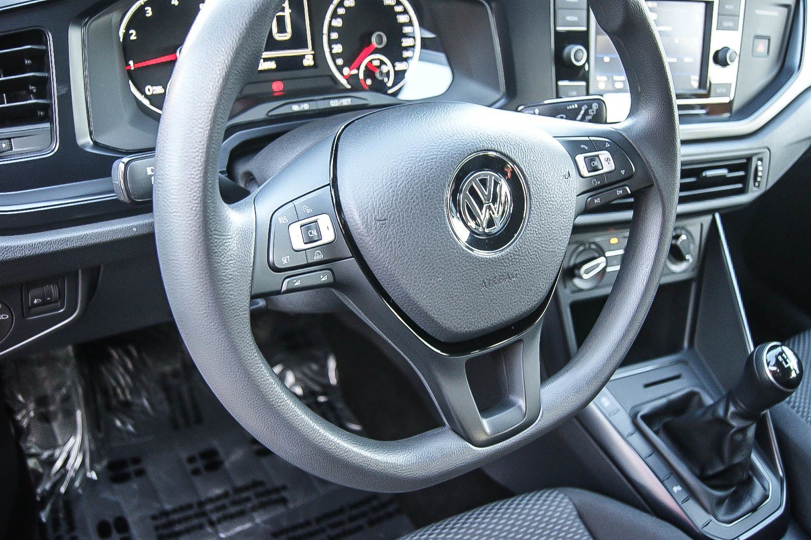 Fahrzeugabbildung Volkswagen Polo VI Trend 1.0 BMT ENERGETIC-ORANGE PDC KLIMA