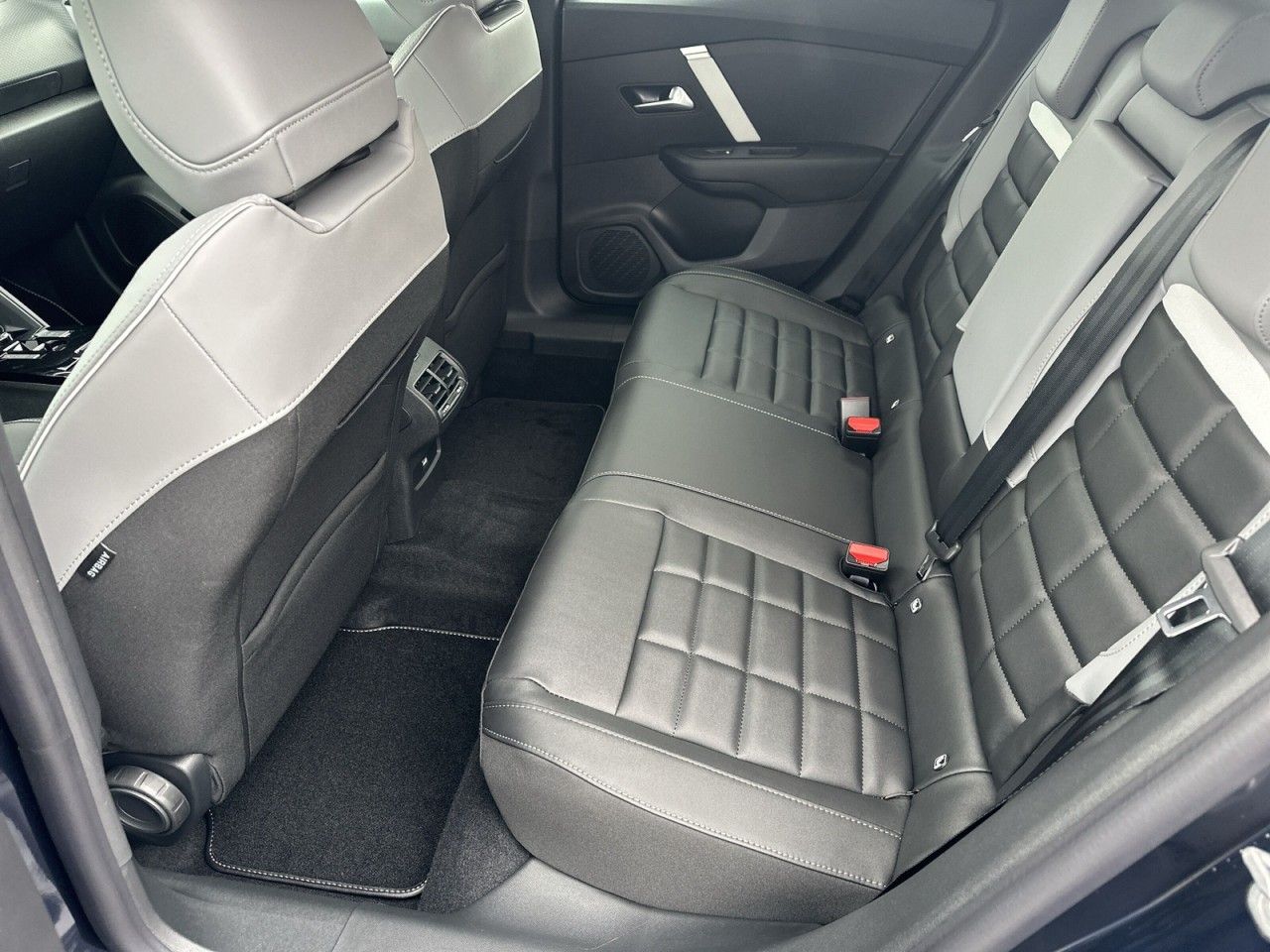 Fahrzeugabbildung Citroën C4 Benziner 130 Automatik MAX