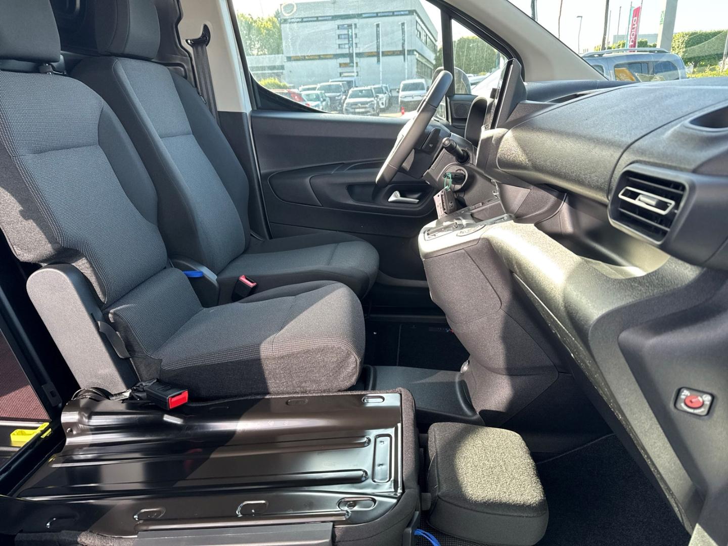 Citroën Berlingo L1+ Elektro Ganzjahresreifen Apple CarP
