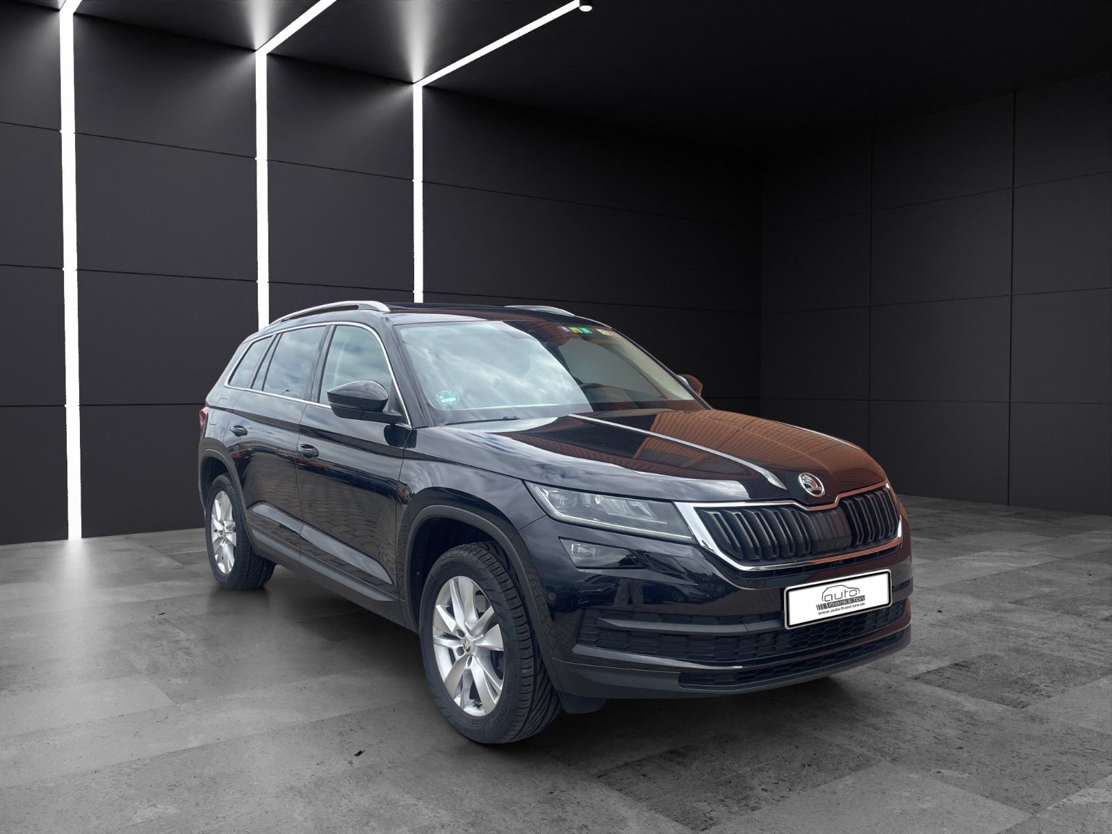 Fahrzeugabbildung SKODA Kodiaq Style 4x4/1.Hand/Pano/Shzvo+hi/Lenkrd hzb