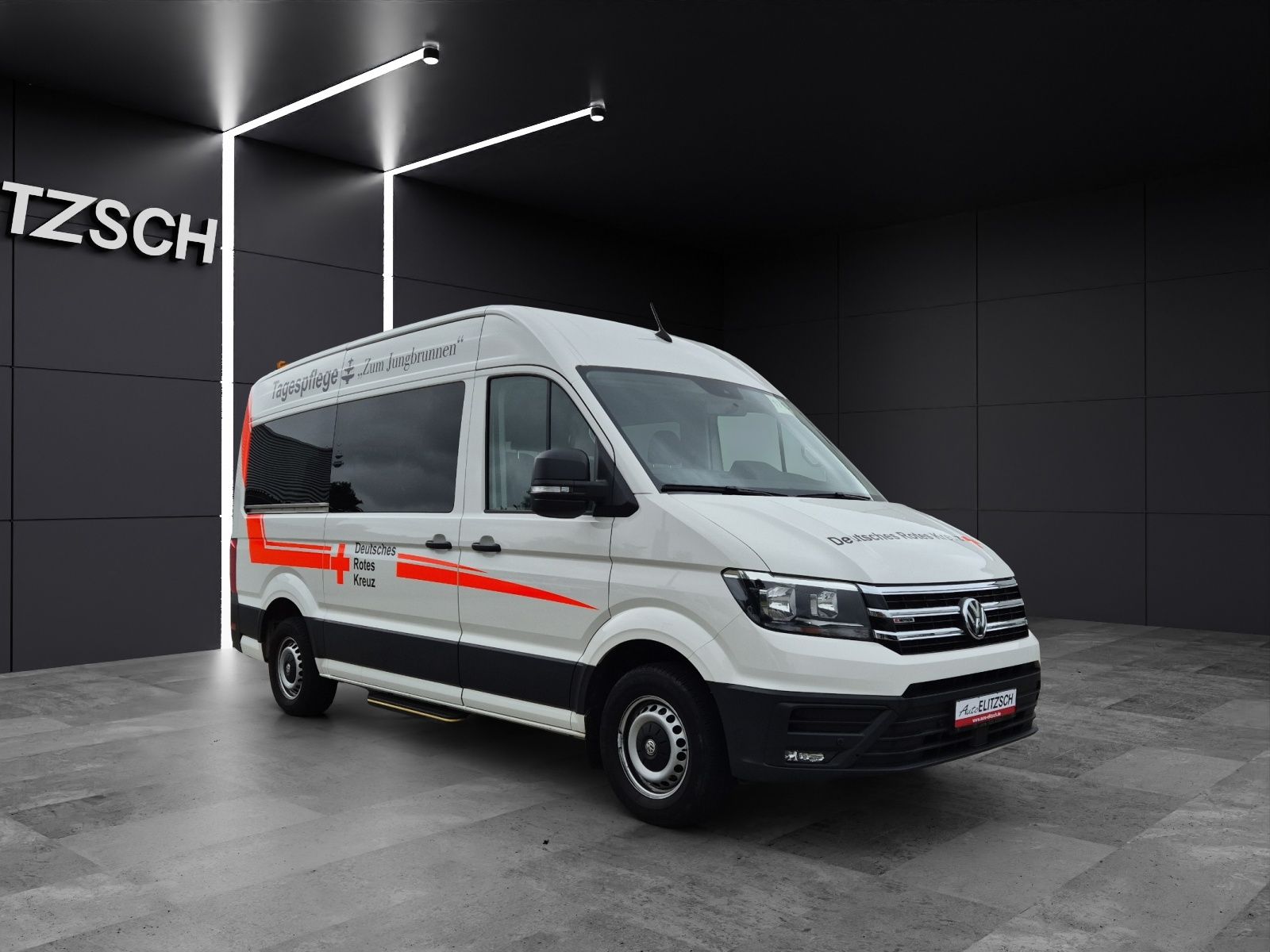 Fahrzeugabbildung Volkswagen Crafter 35 MR HD 4Mo 9-Si Rollstuhllift Trittstu