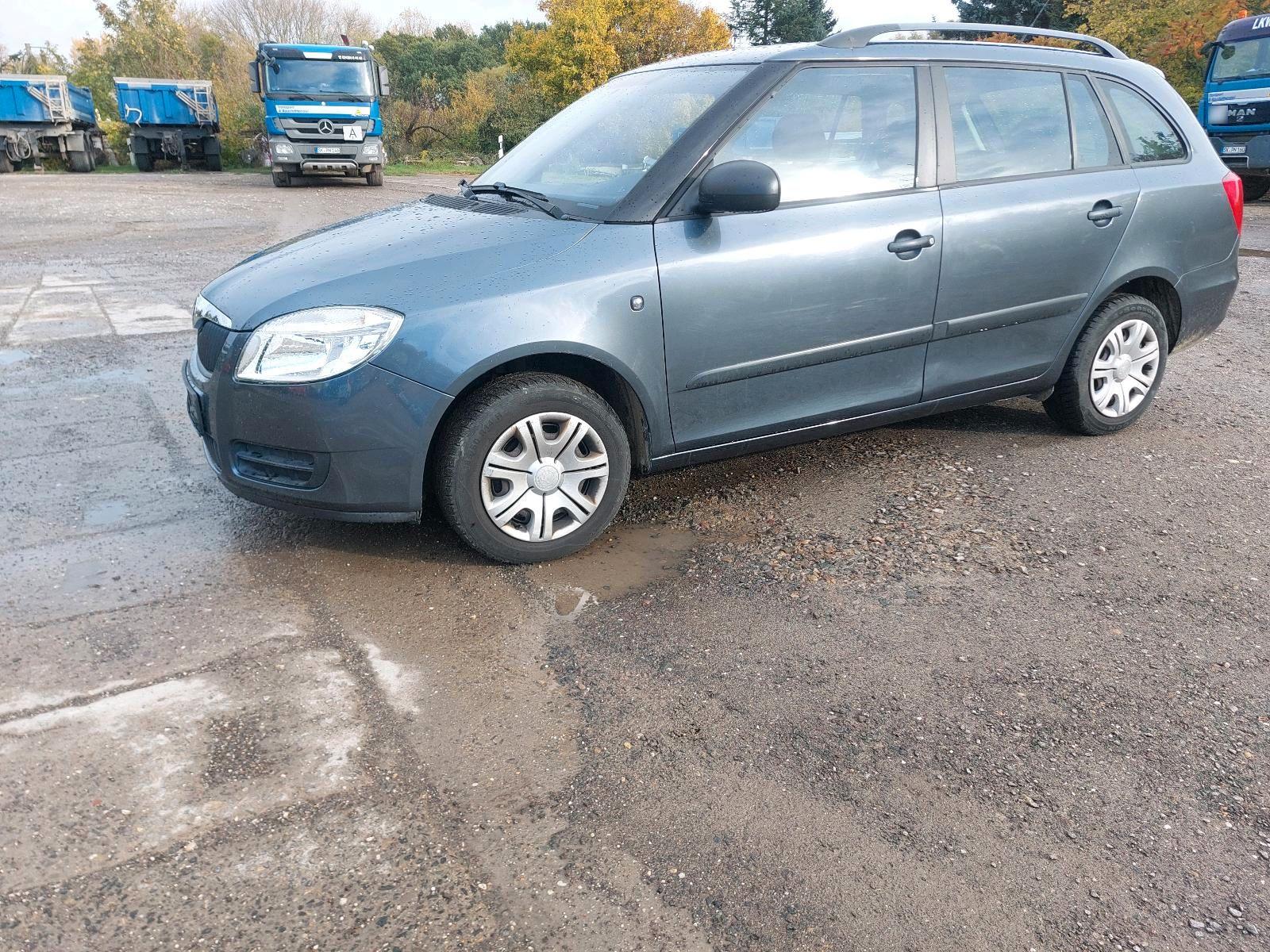Skoda Fabia 2009 — engine