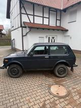 Lada Niva - blaue Lada Niva