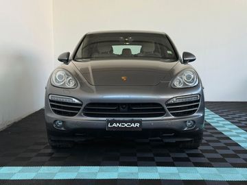 Porsche Cayenne - 2