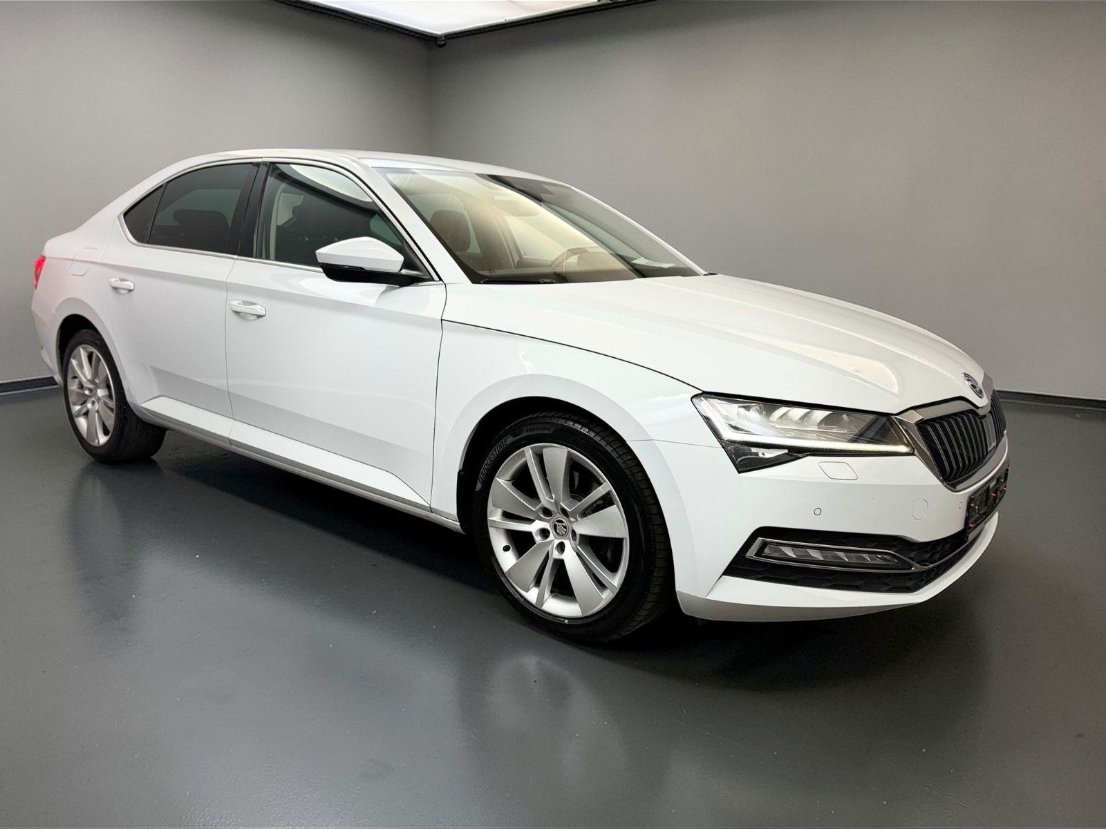 Skoda Superb Limo Style 4x4 DSG 147KW VIRTUAL*18Z*ACC imagem 3
