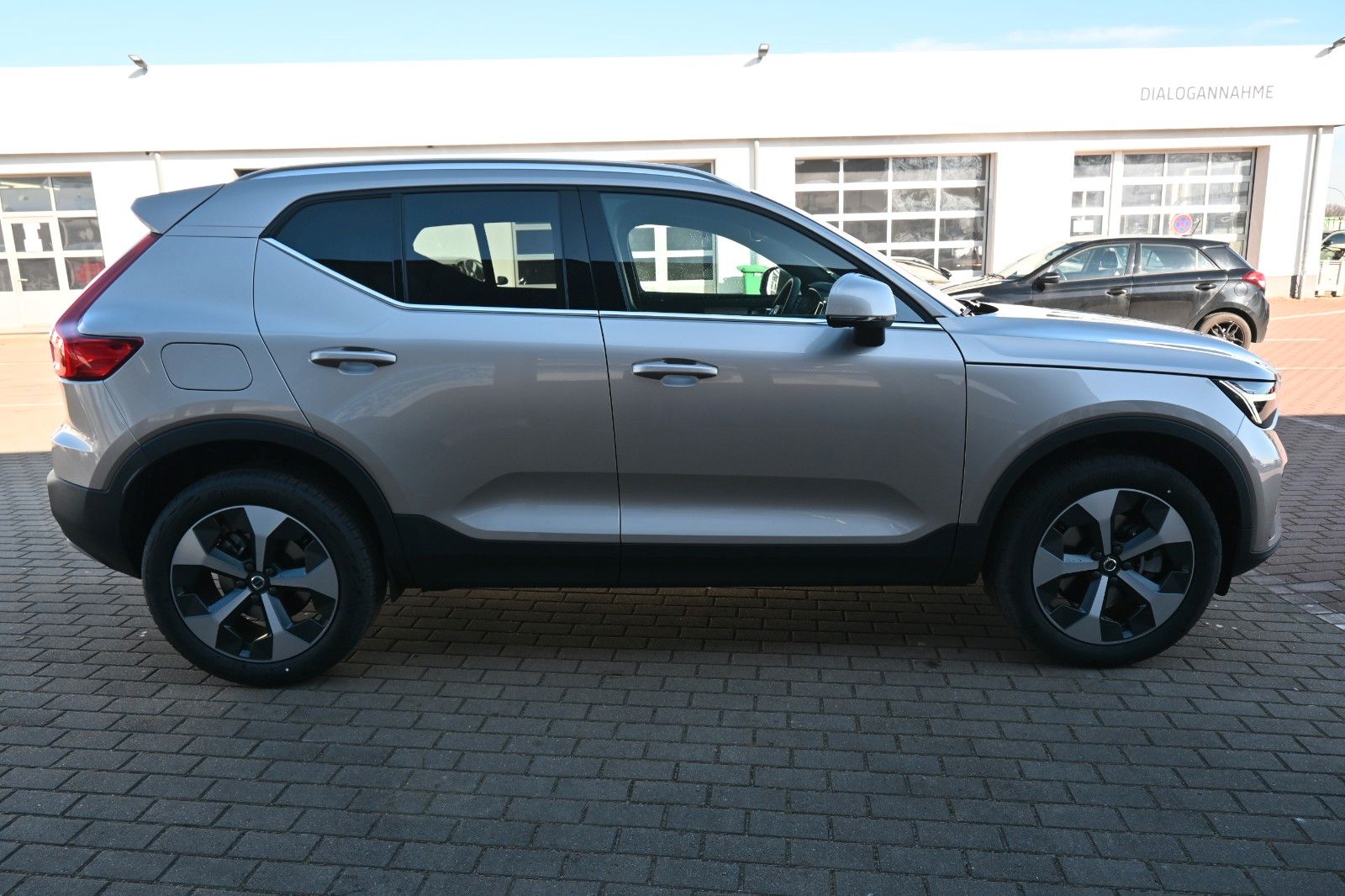 Fahrzeugabbildung Volvo XC40 B4 B DKG Plus Bright*STDHZG*BLIS*ACC