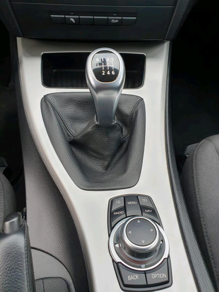 BMW 320 2011 — photo 6