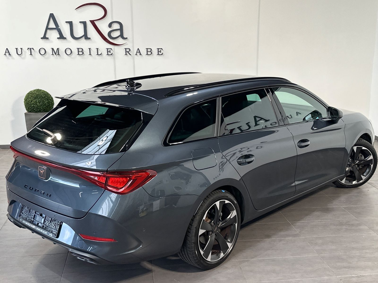 Fahrzeugabbildung CUPRA Leon Sportstourer 1.5 eTSI DSG NAV+LED+ACC+KAM