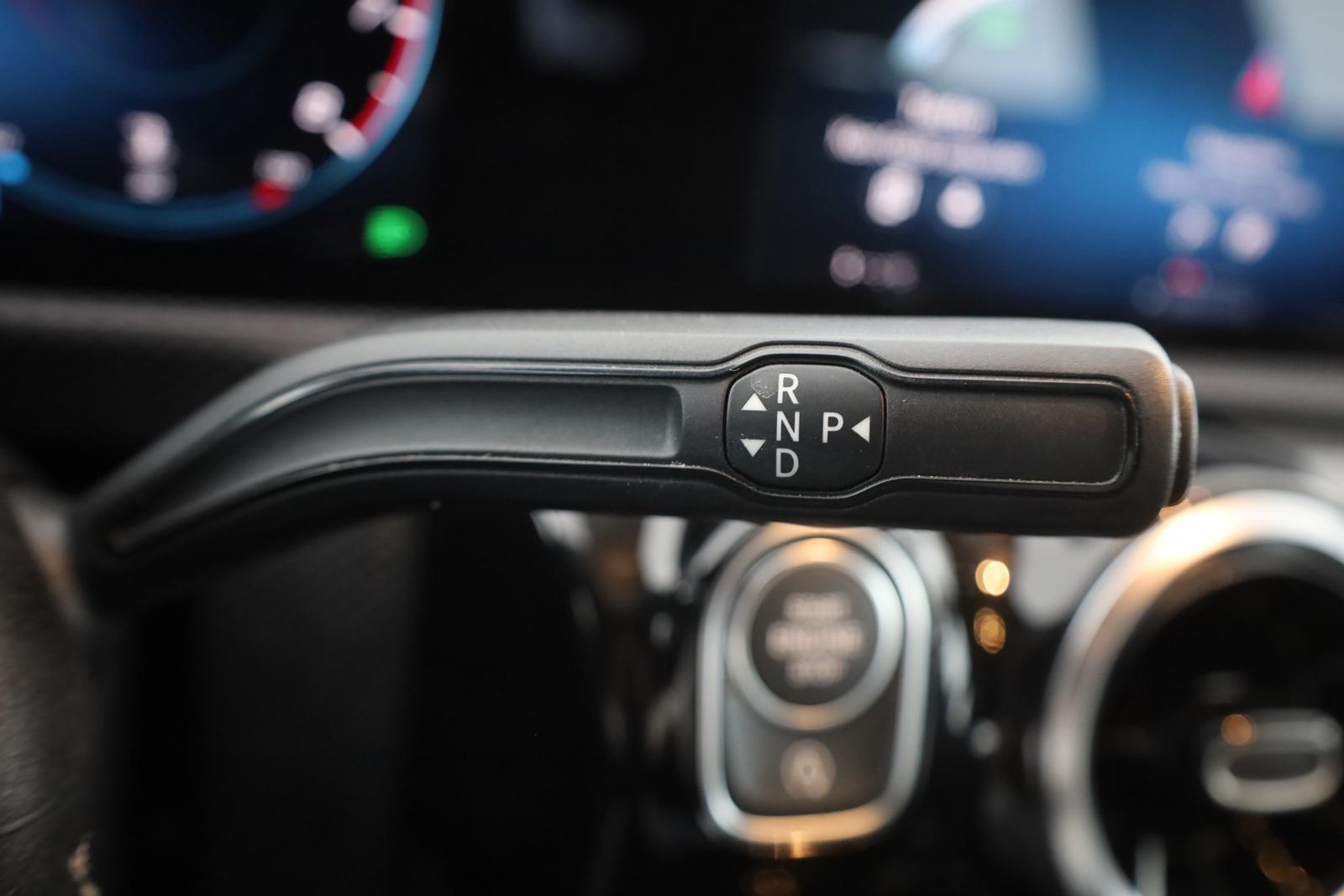 Mercedes-Benz A250 Progressive LED Navi Sitzheizung Kamera AHK