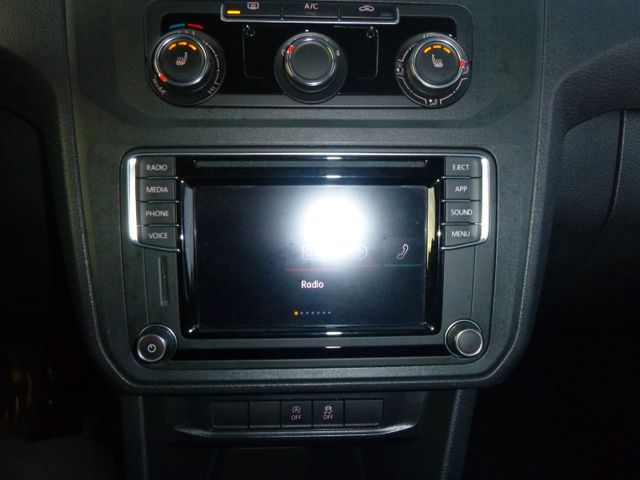 Fahrzeugabbildung Volkswagen Caddy Maxi 2,0 TDI >7Sitze/Sitzheiz/Tempomat<